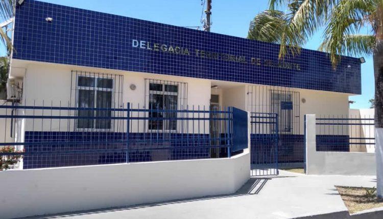 Sete detentos rendem carcereiro e fogem da delegacia de Belmonte