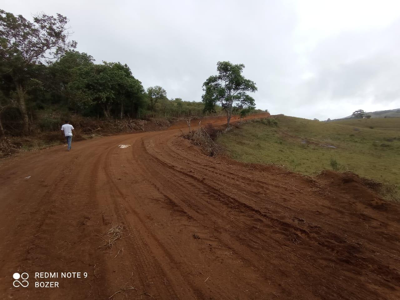 Vereador Nael Correria acompanharam a manutenção das estradas de Sulzinho e Centenário