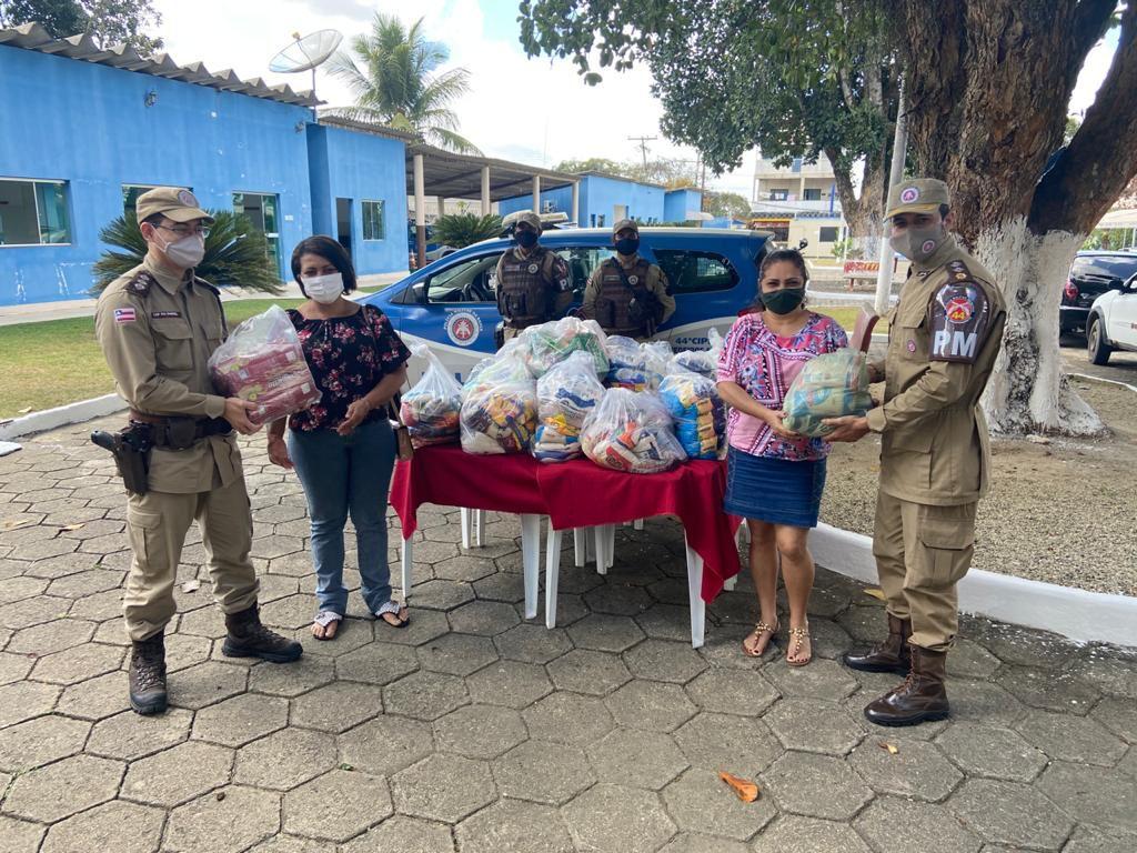 44ª CIPM entrega alimentos arrecadados na Campanha Força Solidária para a APAE de Medeiros Neto