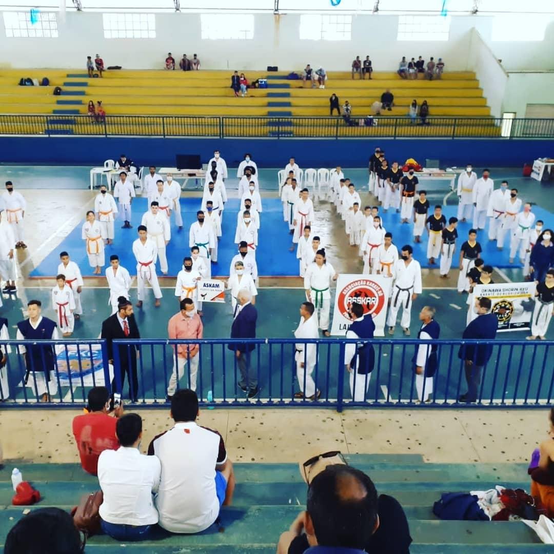 Duas atletas de Lajedão conquistam medalha de ouro em competição de karatê no ES