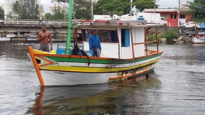 Pescadores desaparecem após sairem de Alcobaça; barco é encontrado no fundo do mar