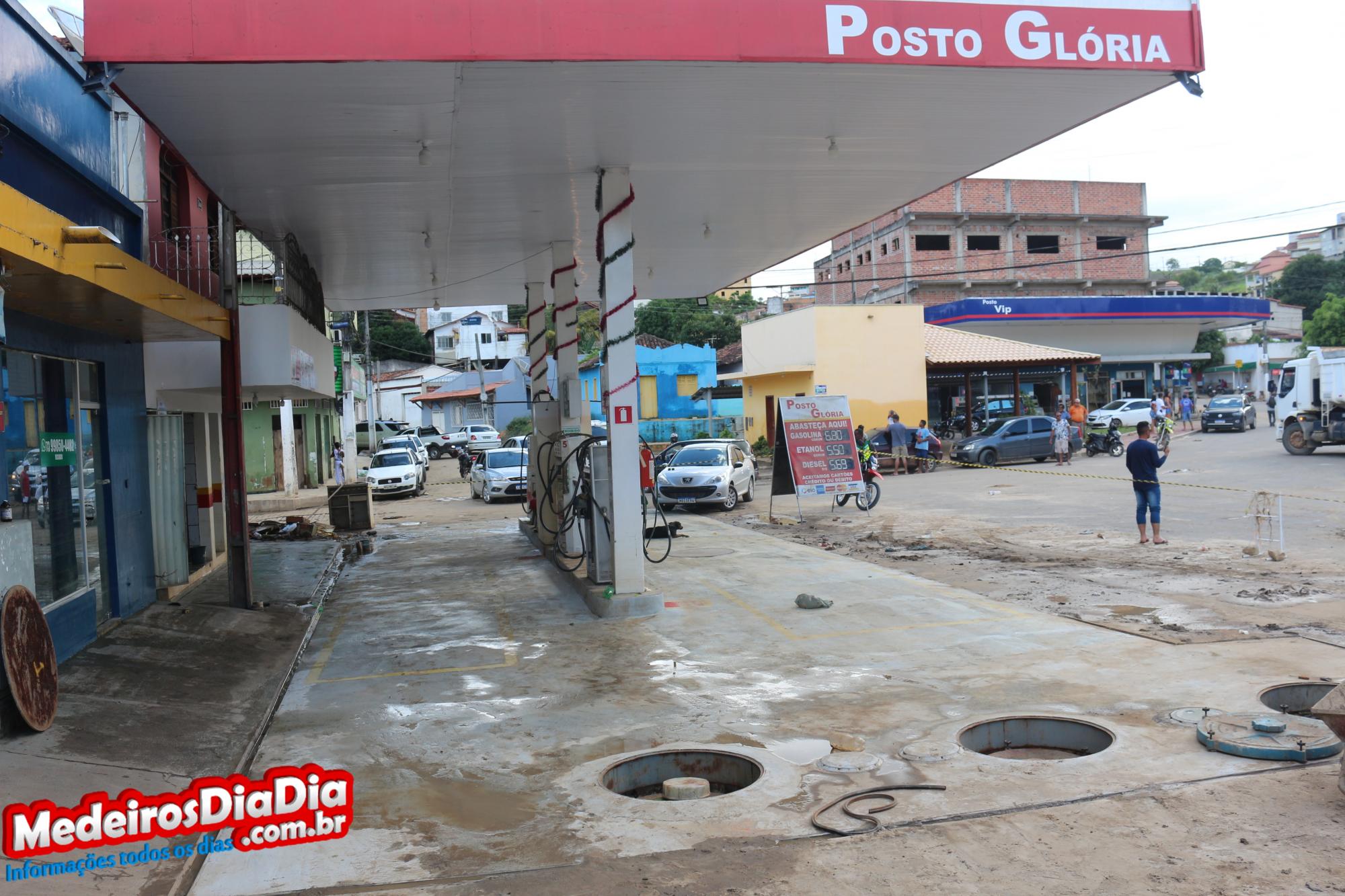 Comerciantes contabilizam prejuízos na casa dos milhões de reais após enchente no centro de Medeiros Neto