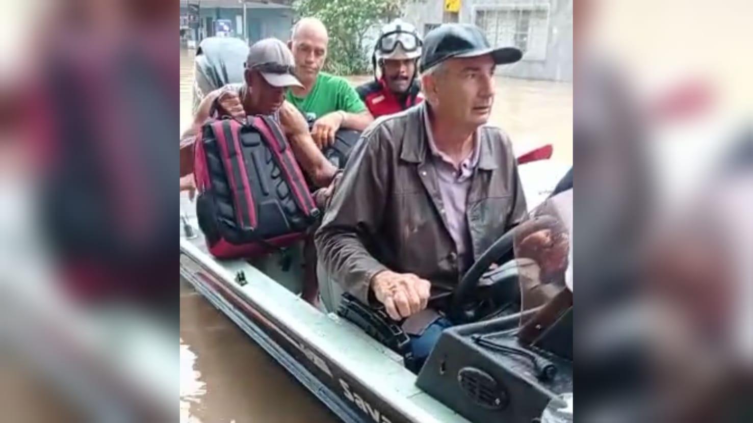 Enchente histórica em Medeiros Neto completa um semana