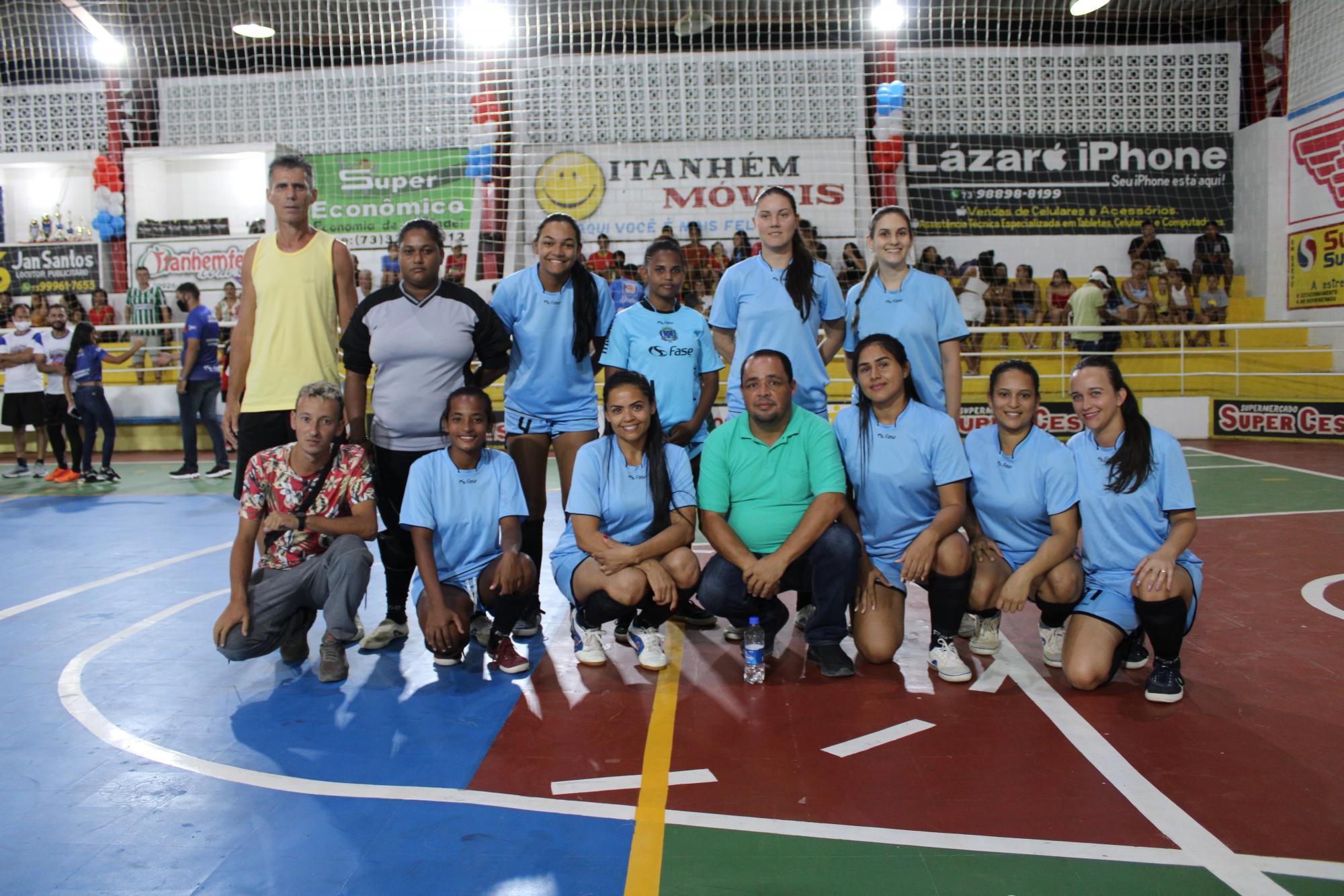 Emoção, muitos gols e arquibancadas lotadas marcam a reinauguração do Ginásio de Esportes em Itanhém