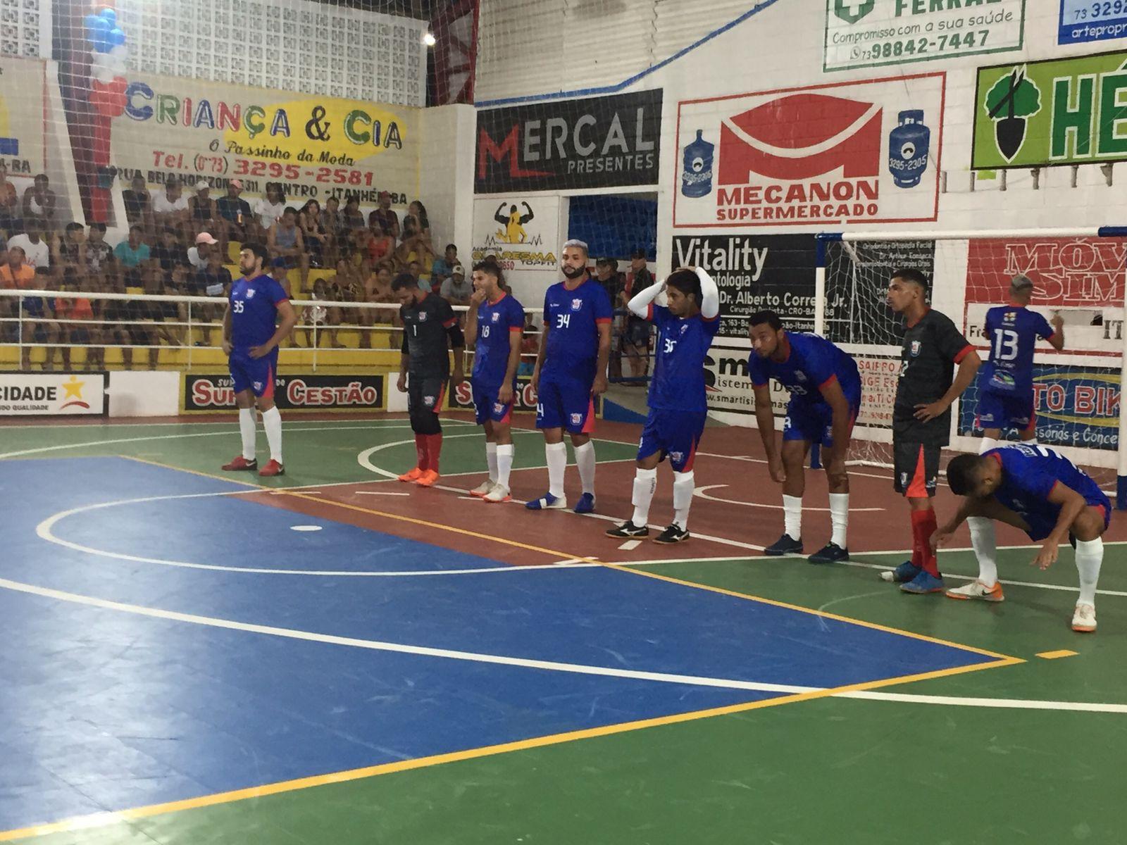 Emoção, muitos gols e arquibancadas lotadas marcam a reinauguração do Ginásio de Esportes em Itanhém