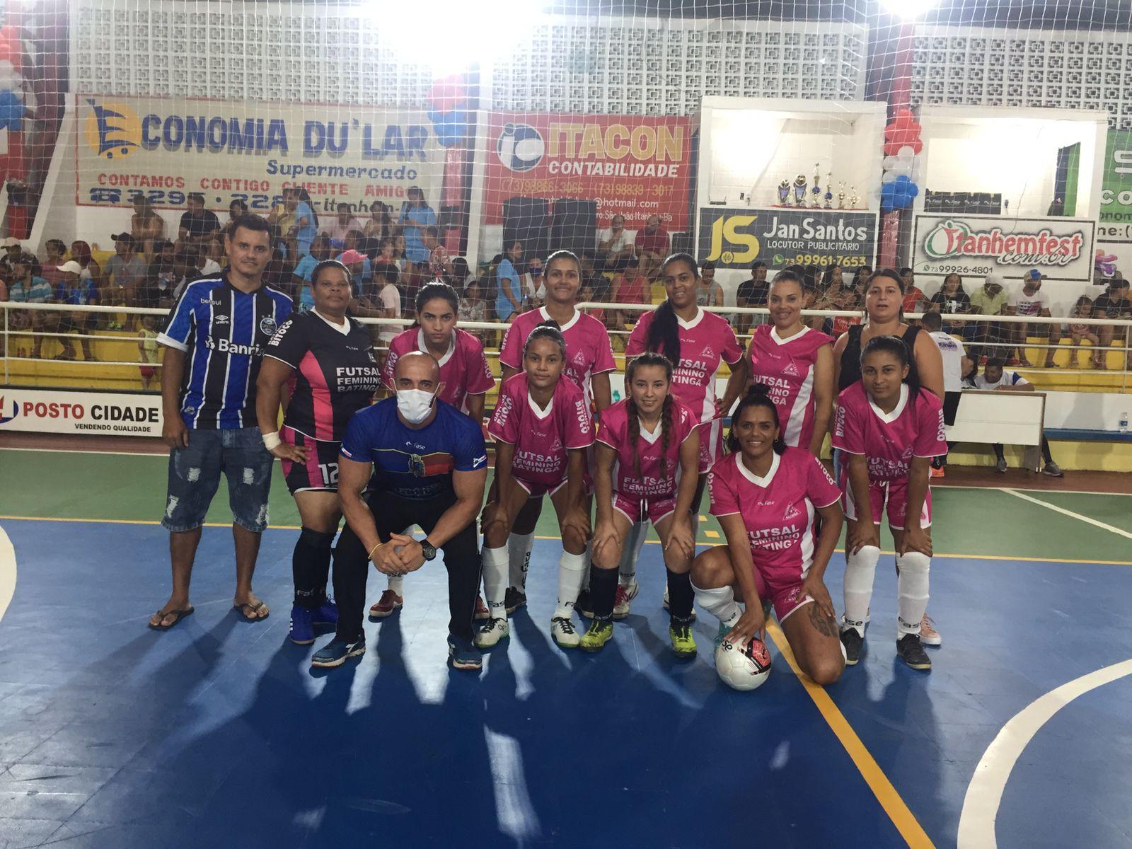 Emoção, muitos gols e arquibancadas lotadas marcam a reinauguração do Ginásio de Esportes em Itanhém