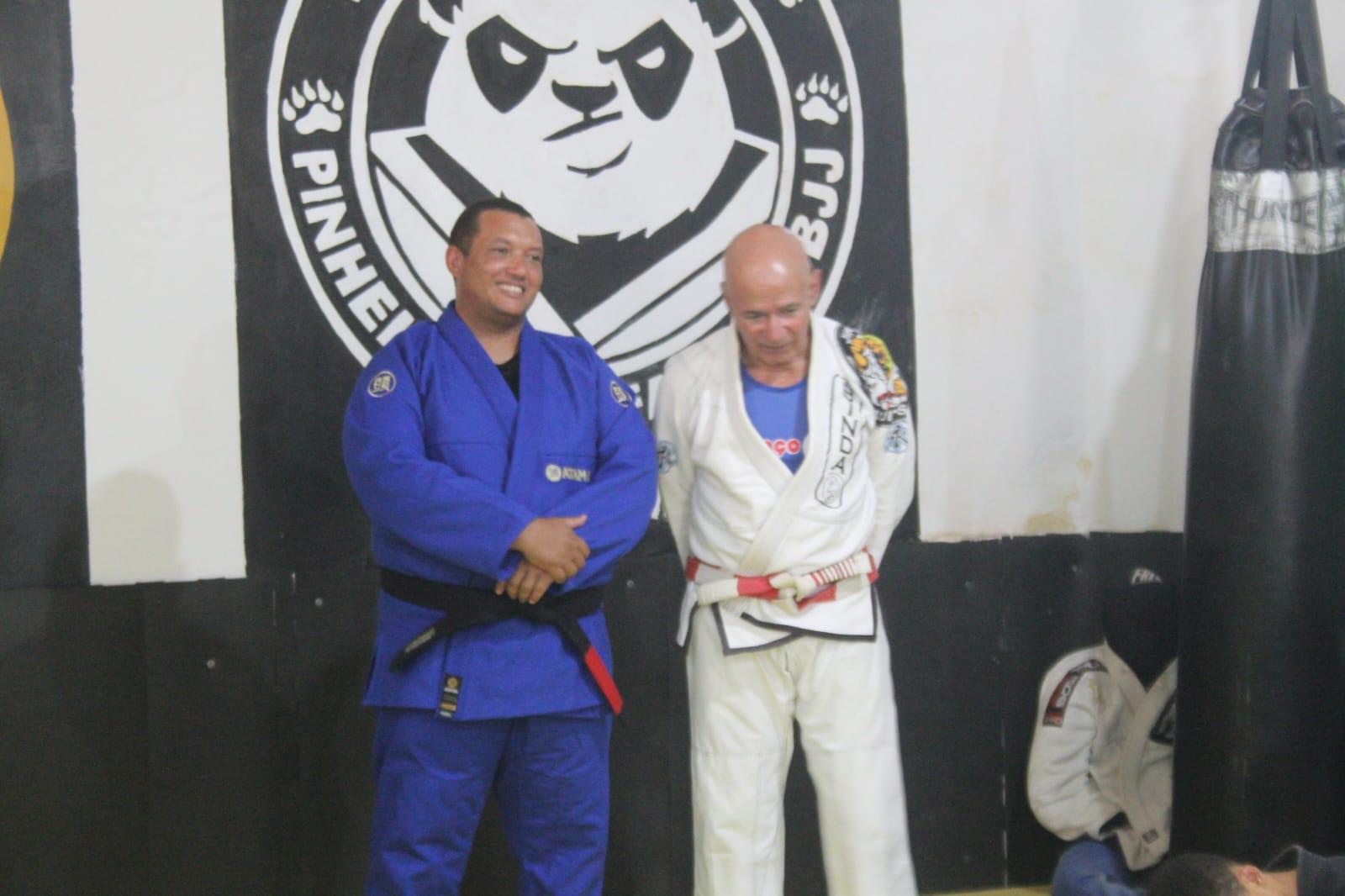Jiu Jitsu de Itanhém realiza graduação de alunos com presença do bicampeão mundial Mestre Caxambu