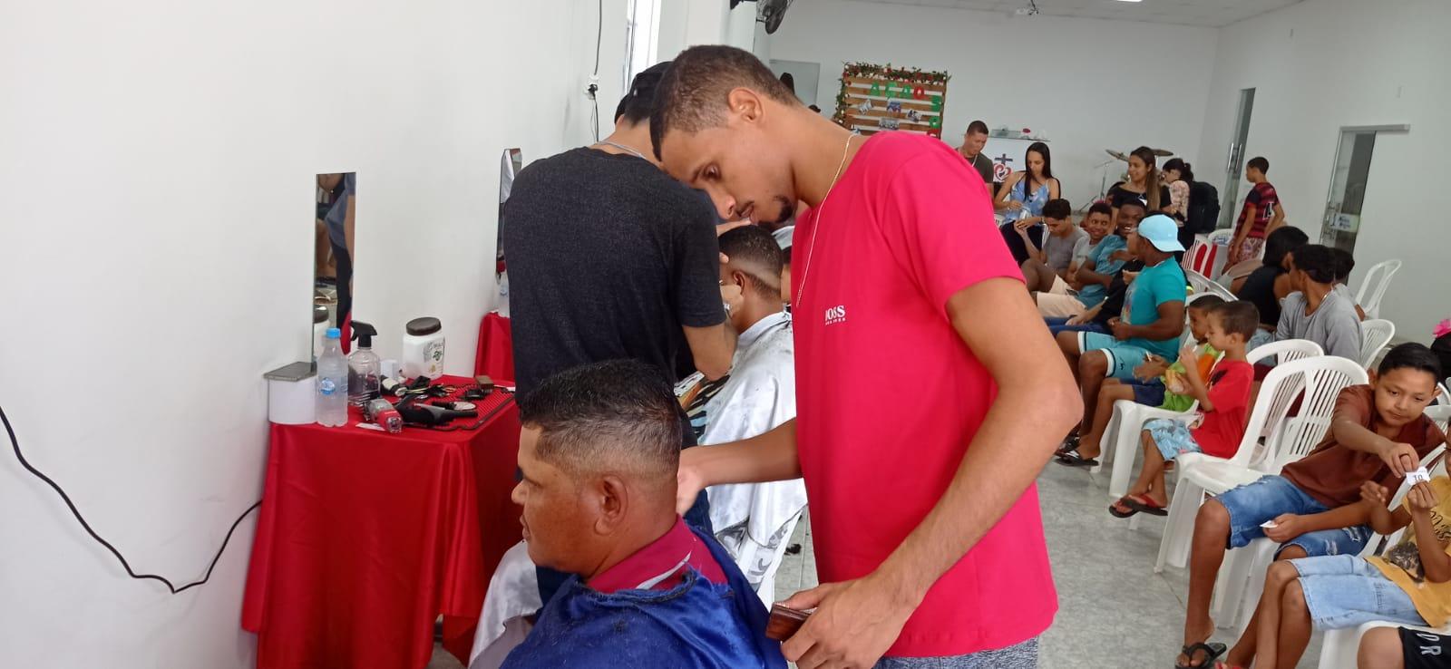 Igreja Wesleyana do Bairro Monte Santo realiza grande evento solidário em Itanhém. Centenas de pessoas foram beneficiadas