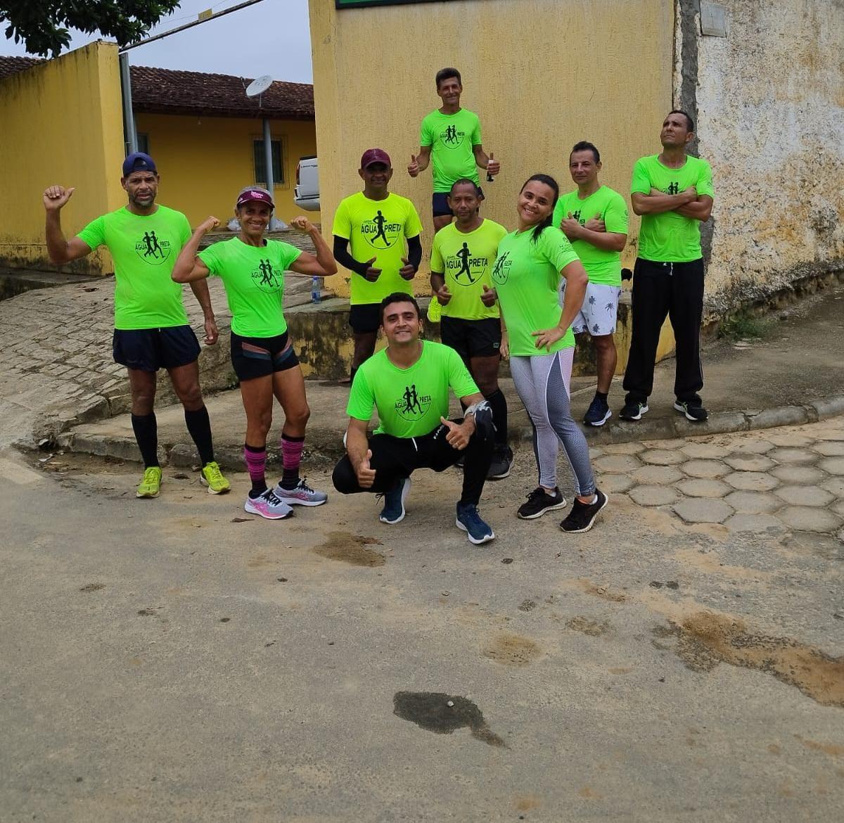 Equipe Água Preta de Atletismo realiza Meia-Maratona, em homenagem ao Dia das Mães, em Itanhém
